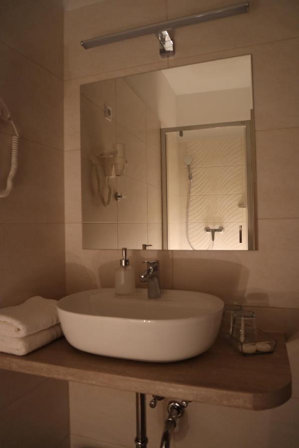 Alfa Hotel Дьєр Екстер'єр фото