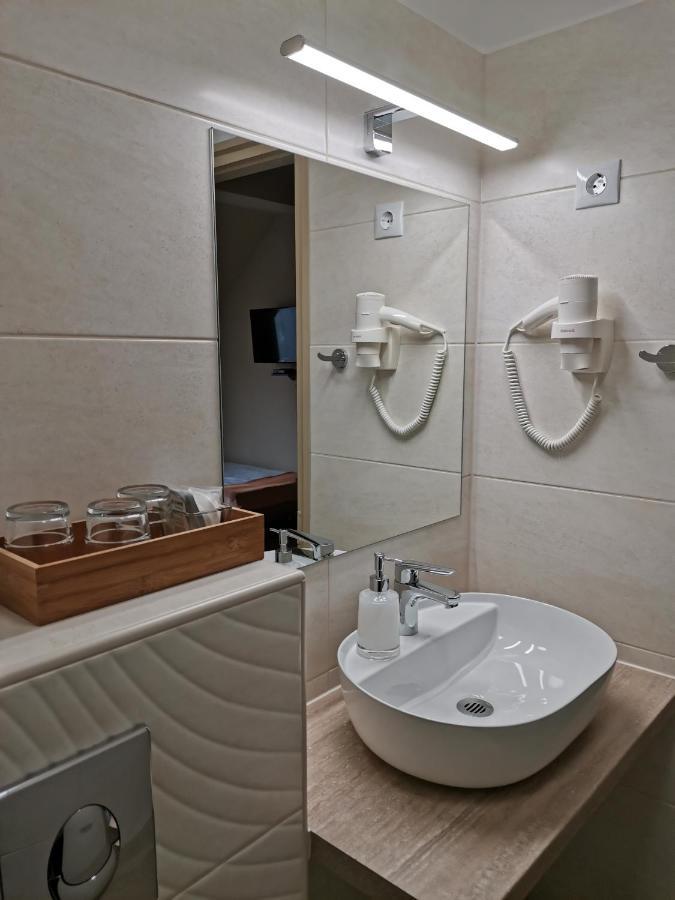 Alfa Hotel Дьєр Екстер'єр фото