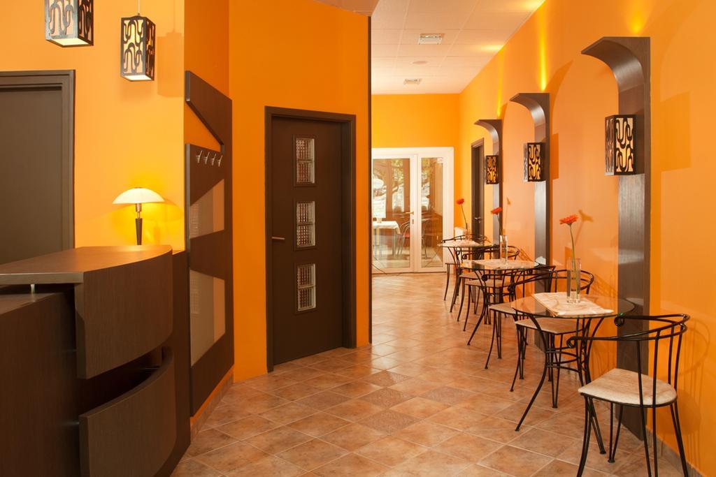 Alfa Hotel Дьєр Екстер'єр фото