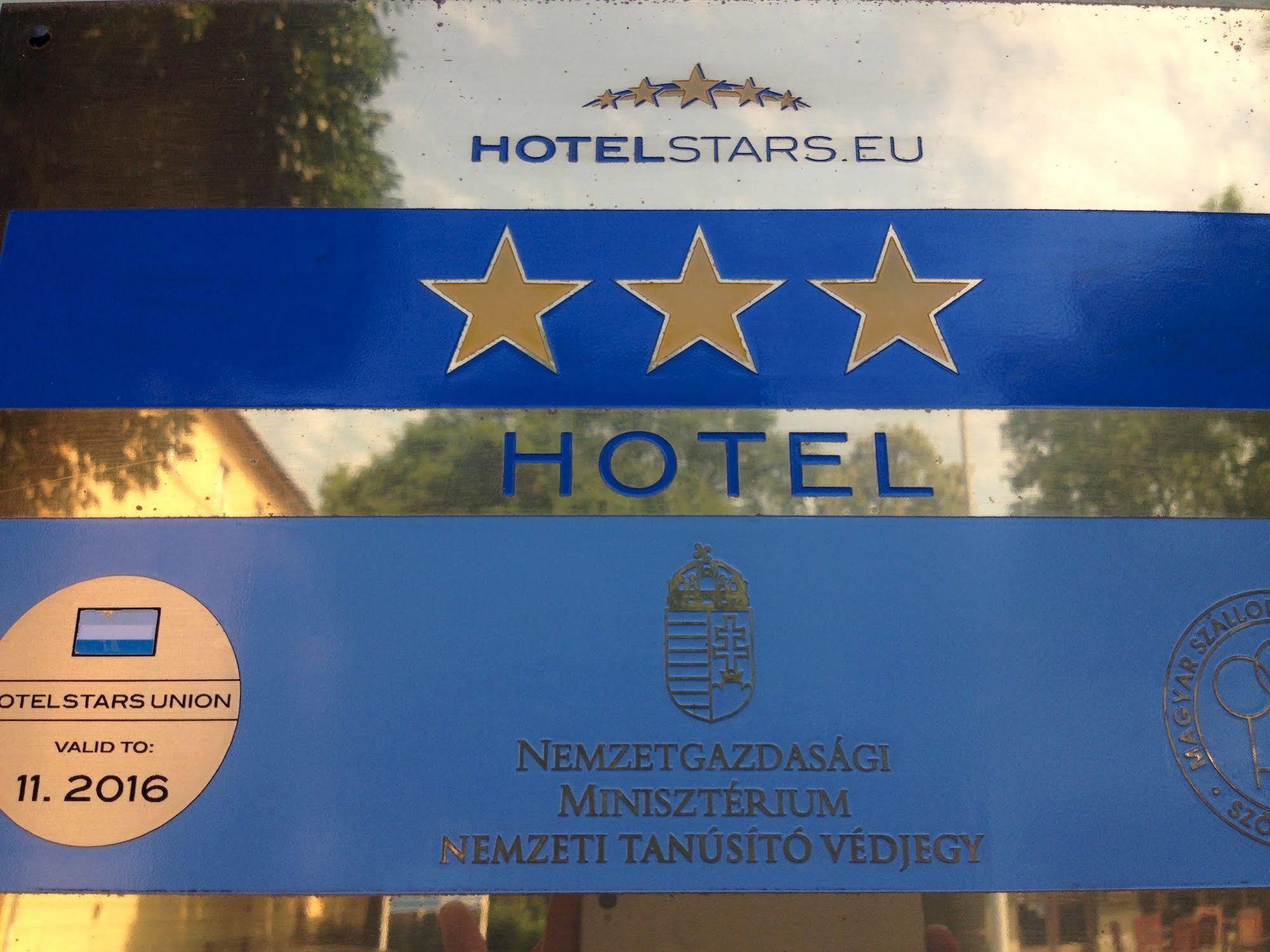 Alfa Hotel Дьєр Екстер'єр фото