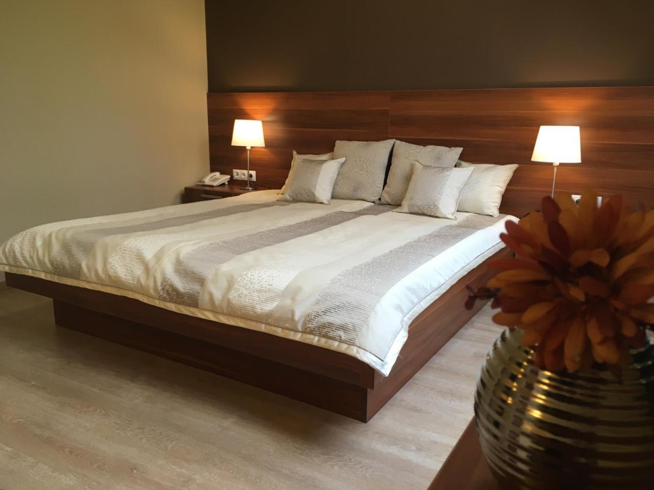 Alfa Hotel Дьєр Екстер'єр фото