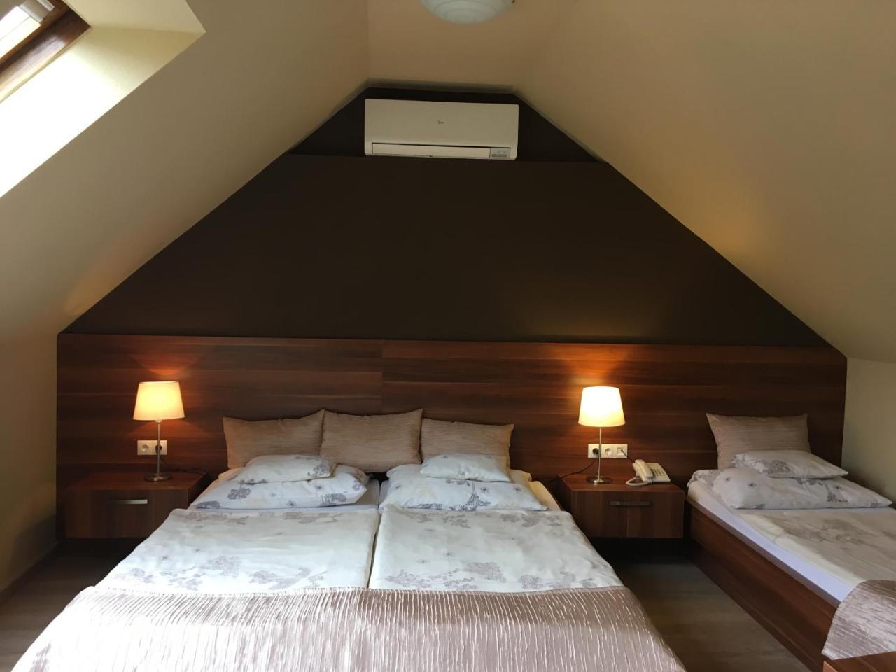 Alfa Hotel Дьєр Екстер'єр фото